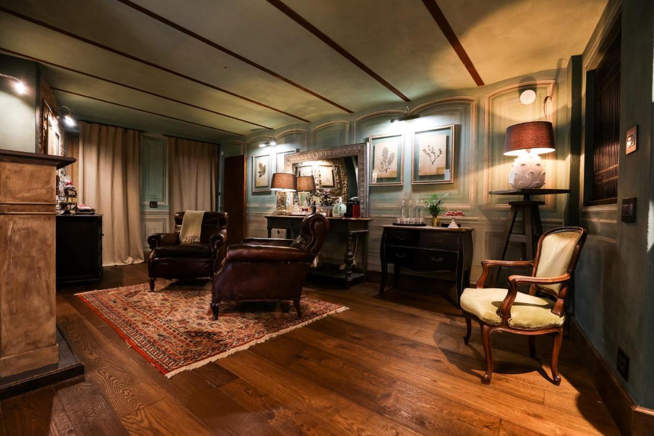 La Piazzetta Degli Artisti - Boutique B&B Bossolasco Exteriör bild